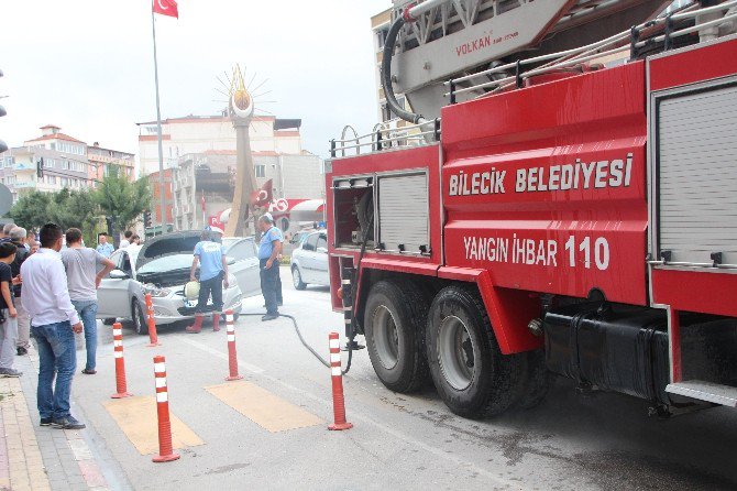 Bilecik’te Seyir Halindeki Araç Alev Aldı