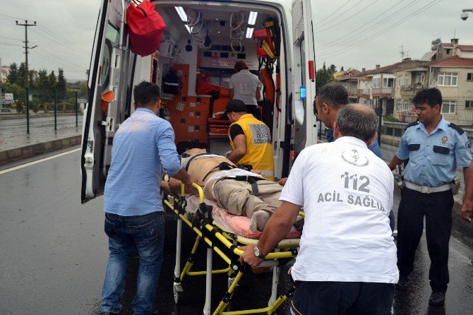 Minibüse Yetişmek İsterken Otomobilin Altında Kaldı