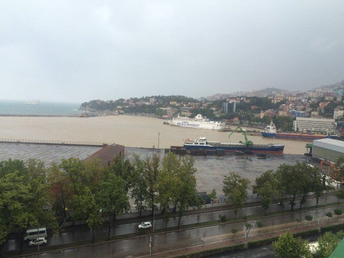 Zonguldak Limanı Çamur Deryasına Büründü