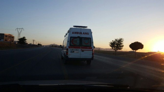 Polise Hain Pusu: 3 Yaralı