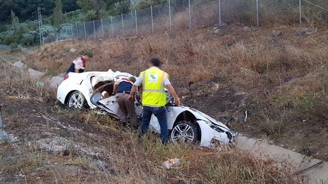 Hurdaya Dönen Otomobilden Sağ Çıktılar