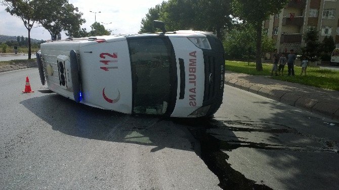 Kazaya Karışan Ambulans 90 Metre Sürüklendi