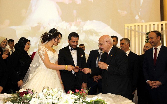 Tbmm Başkanı Kahraman Nikah Şahidi Oldu