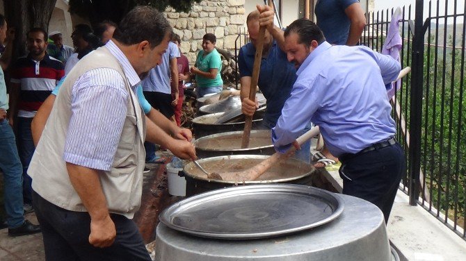 Hatay’da Ermeniler Meryem Ana Yortusu’nu Kutladı