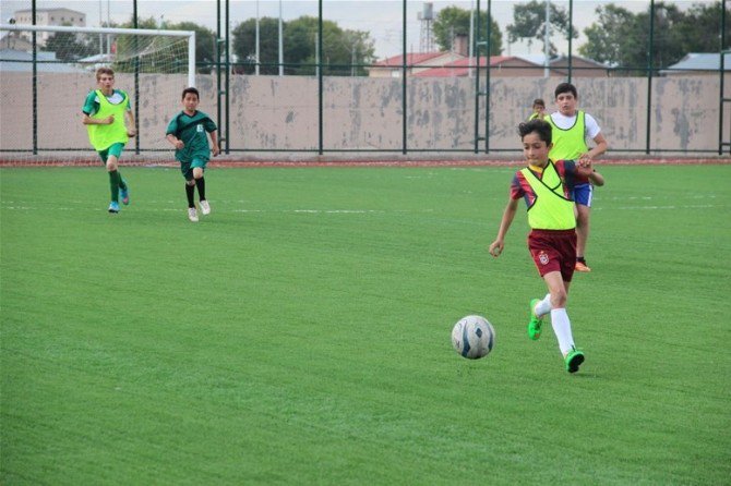 Yaz Kur’an Kursları Camiler Arası Yıldızlar Futbol Turnuvası Sona Erdi