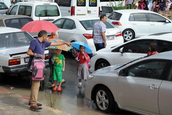 Erdemli’de Sağanak Yağış