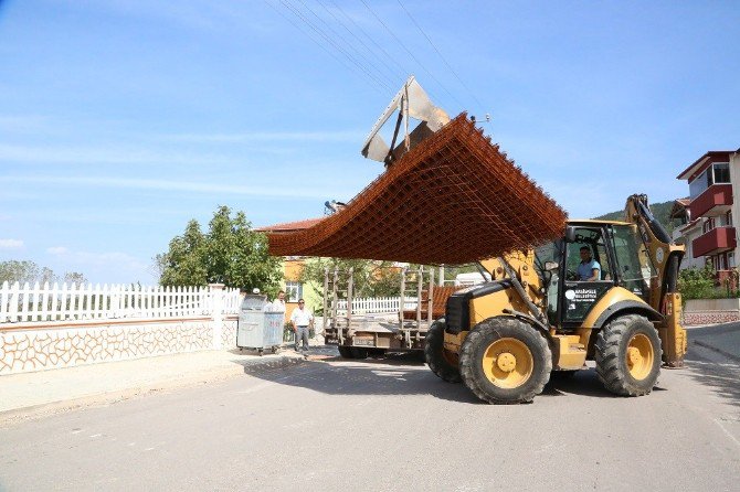 Başiskele’de Bakım Ve Onarım Çalışmalarını Devam Ediyor