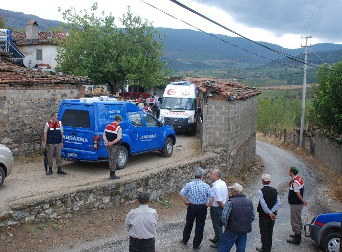 100 Yaşındaki Kayınvalidesini Öldürüp İntihar Etti