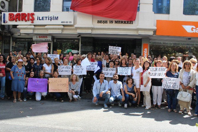 Chp’li Kadınlardan ’Tekme’ye Karşı Eylem