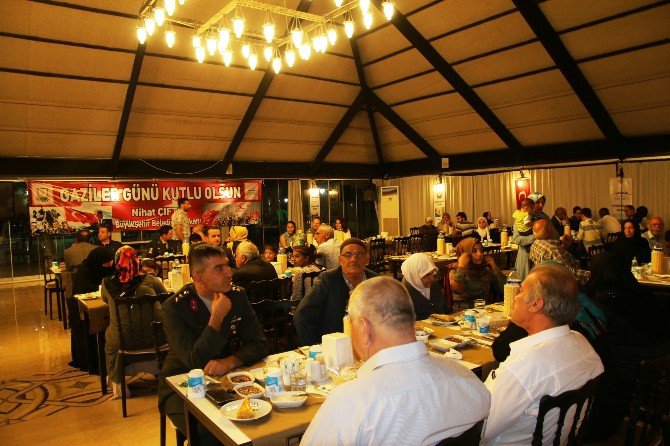 Şanlıurfa’da Gaziler Onuruna Yemek Verildi