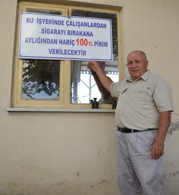 Somalı Esnaf Sigarayı Bırakan İşçilerine 100 Tl Prim Veriyor