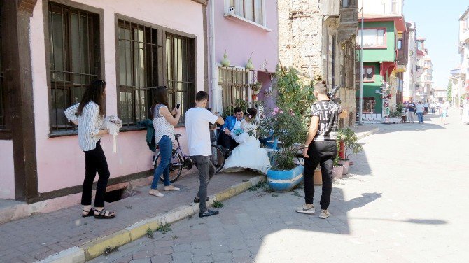 Fotoğraf Çektirebilmek İçin Akın Akın Mudanya’ya Geliyorlar