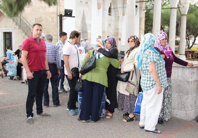 Aydınlı Hacılar Yurda Dönüyor