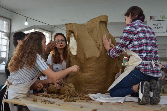 Uluslararası Pişmiş Toprak Sempozyumu’nda Çalışmalar Son Sürat