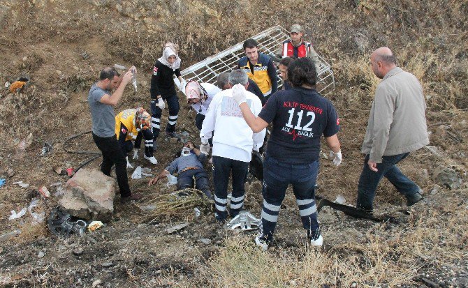 Elazığ’da Minibüs Kaza Yaptı, 2 Hemşire Öldü, 12 Kişi Yaralandı