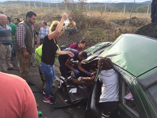 Takla Atan Otomobilde Can Pazarı: 5 Yaralı