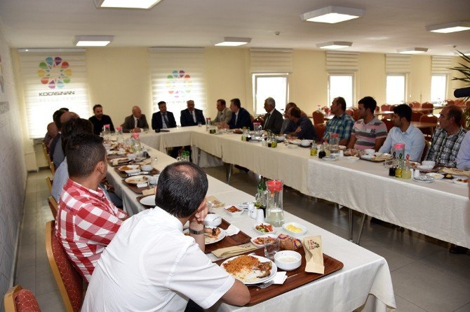 Başkan Çolakbayrakdar’dan Saha Çalışanlarına Teşekkür Yemeği