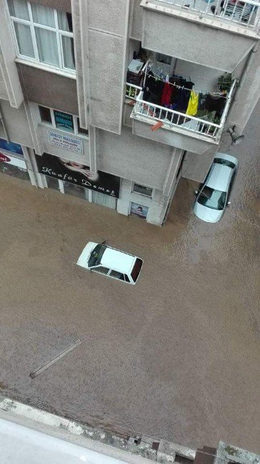 Trabzon Ve Giresun’da Şiddetli Yağış