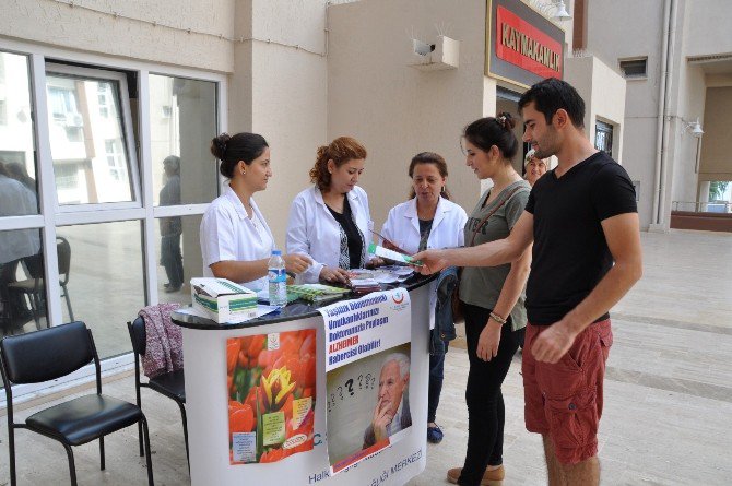 Aliağa’da Alzheimer Standı Açıldı