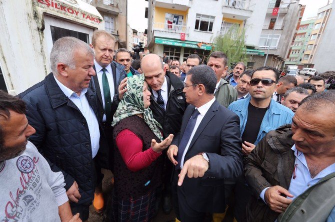 Başbakan Yardımcısı Canikli Ve İçişleri Bakanı Soylu Selden Zarar Gören Beşikdüzü İlçesinde İncelemelerde Bulundu