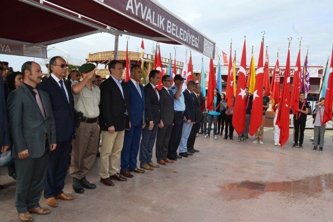 Ayvalık’ta Yeni Öğretim Yılına Gecikmeli Tören