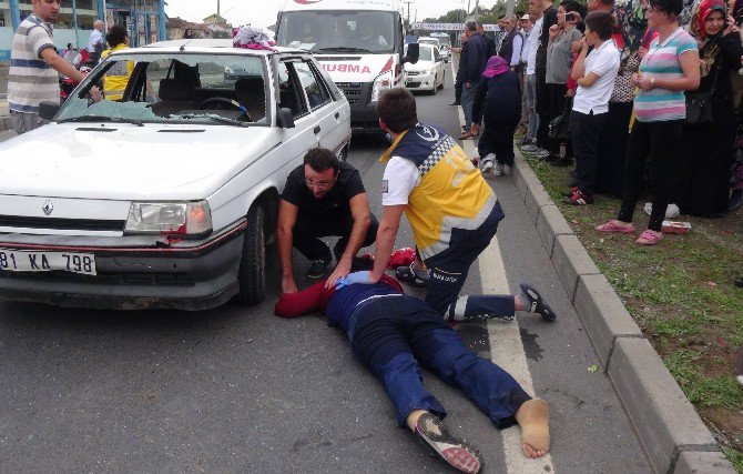 Kazayı Merak Edip Geldi, Yaralının Eşi Olduğunu Görünce Gözyaşlarına Boğuldu