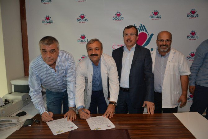 Akhisar Belediyespor’un Sağlıkta Sponsoru Özel Doğuş Hastanesi Oldu