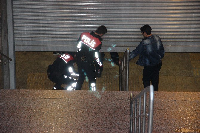 Taksim Metro İstasyonunda İntihar Girişimi