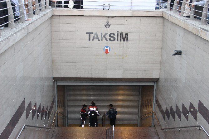 Taksim Metro İstasyonunda İntihar Girişimi