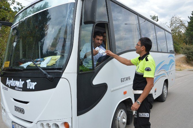 Niksar Polisi Öğrenci Servislerini Denetledi