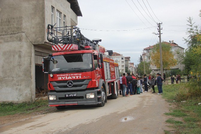 Yaşlı Kadın Polisi Ve İtfaiyeyi Alarma Geçirdi