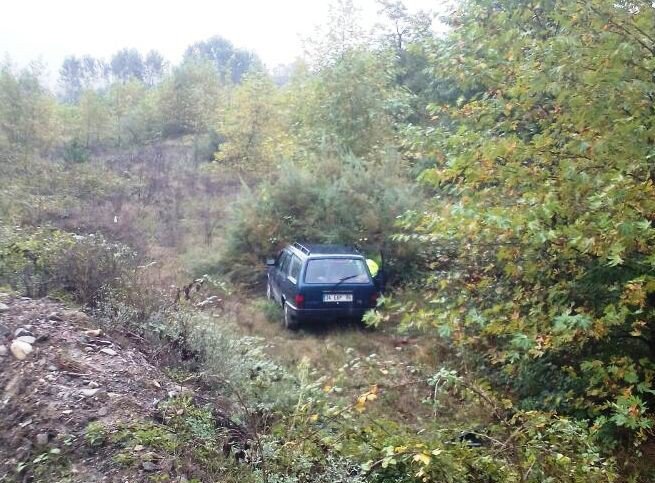 Bartın’da Otomobil Şarampole Yuvarlandı