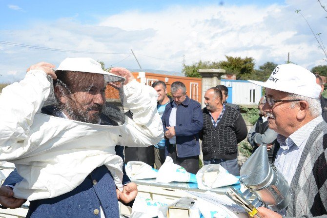 Sertifika Alan Arıcılara, Kovan Dağıtıldı