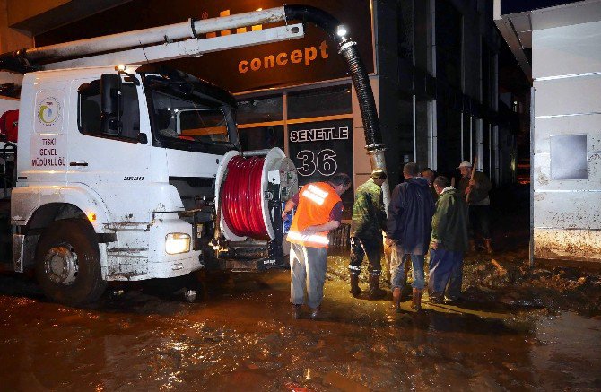 Beşikdüzü’nde Temizlik Çalışmalarına Devam Ediliyor