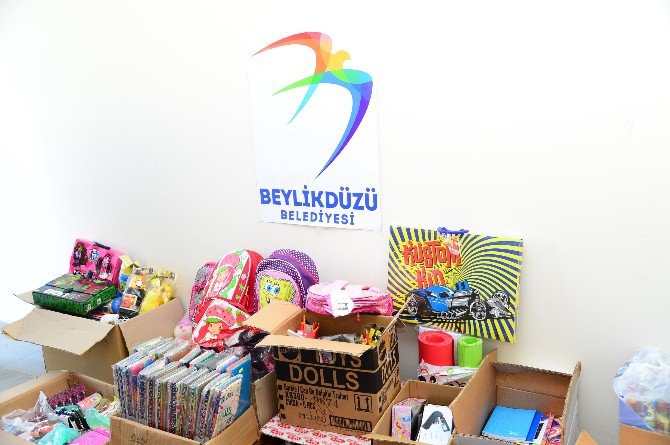 Beylikdüzü Belediyesi Öğrencilerin Okul İhtiyaçlarını Karşılıyor