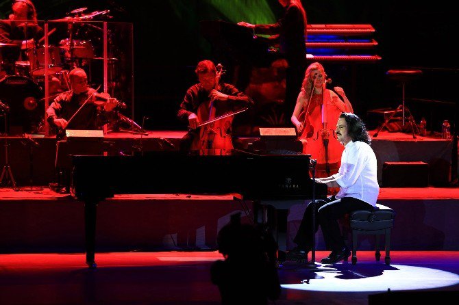 Yanni’den Expo 2016 Antalya’da Konser