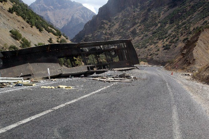 Karayolundaki Tır, Kazalara Davetiye Çıkarıyor