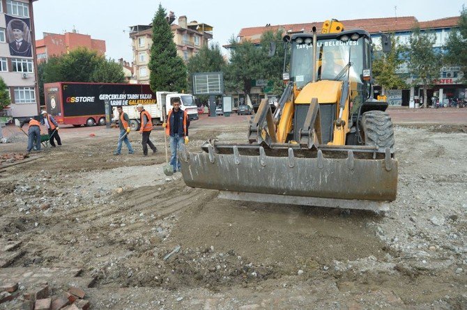 Meydandaki Havuz Yıkıldı