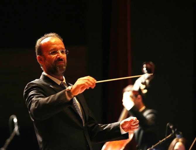 Sanat Sezonu Kerem Görsev İle Başladı