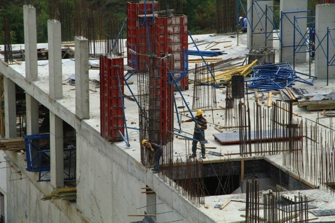 Umuttepe Öğrenci Yurdunda Çalışmalar Devam Ediyor