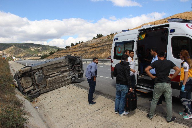 Yoldan Çıkan Otomobil Devrildi: 3 Yaralı