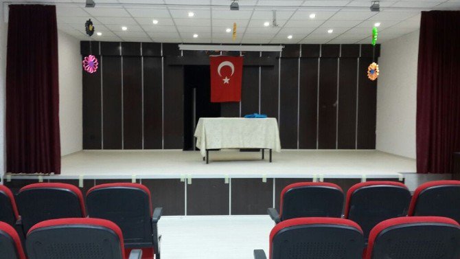 Merkezefendi’den Şehit Hasan Eser Ortaokulu’na Konferans Salonu