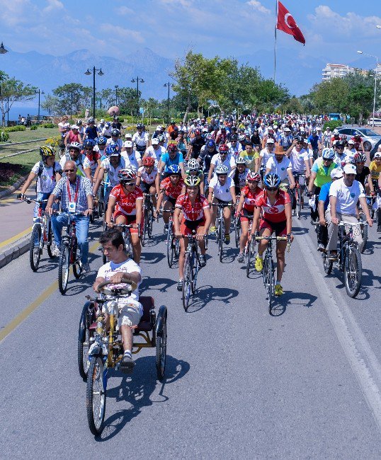 Antalyalı Kadınlar Sağlık İçin Pedal Çevirecek