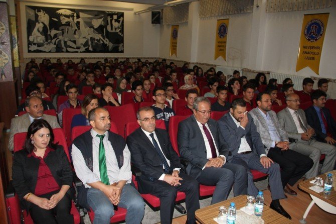 Nevşehir Anadolu Lisesinde 15 Temmuz Şehitleri Anma Programı Düzenlendi