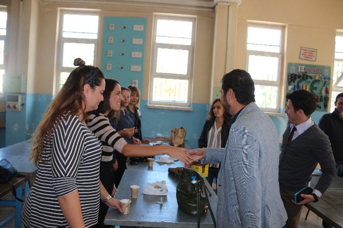 Sındırgı’da Demokrasi Şehitleri İçin Lokma Dağıtıldı