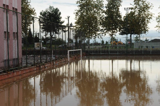 Vakfıkebir Ve Beşikdüzü’nde Selden Zarar Gören Spor Tesisleri Yenilenecek