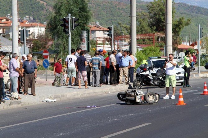 Tırın Çaptığı Motosiklet Sürücüsü Hayatını Kaybetti