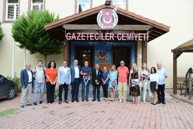 Rus Gazetecilerden Agc’ye Ziyaret