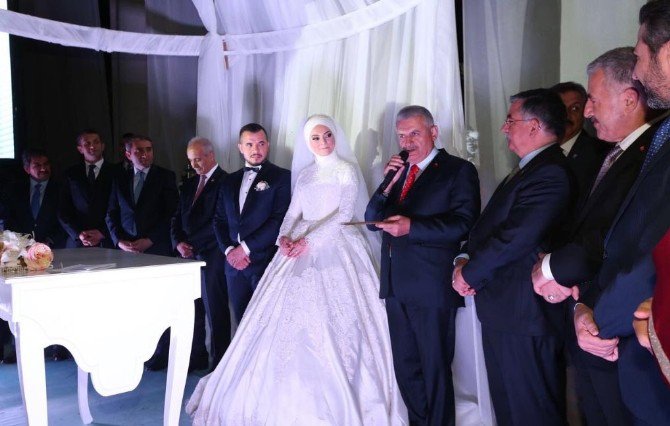 Başbakan Binali Yıldırım, Yeğeninin Nikah Şahidi Oldu