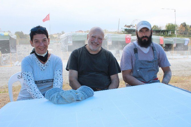 Suriyeliler İçin Heykel Yapan Cumhurbaşkanı Adayı, Türkiye İle Sınırları Ortadan Kaldıracak